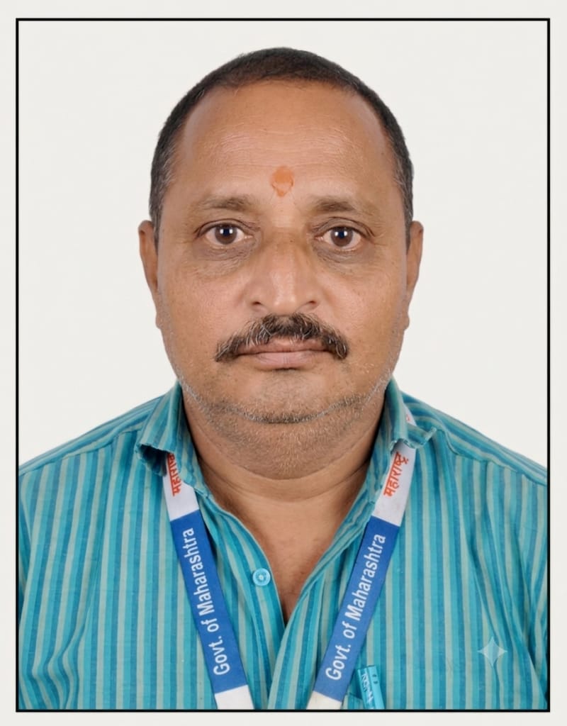 श्री. आर व्ही निकम